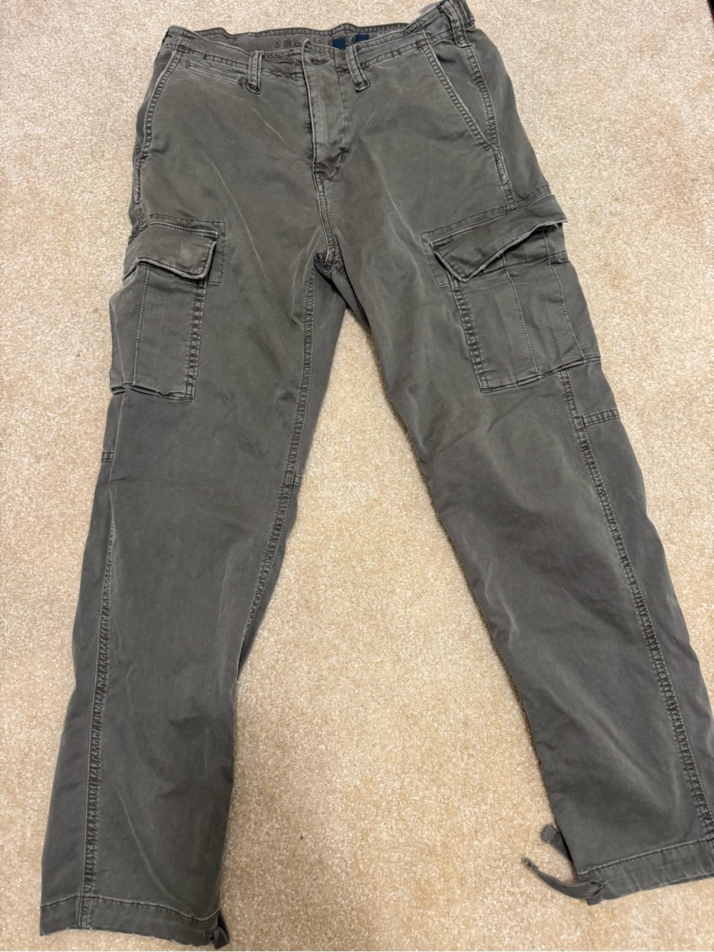 American Eagle Outfitters Men's stretchy cargo Pants in Olive Green thick 30x32